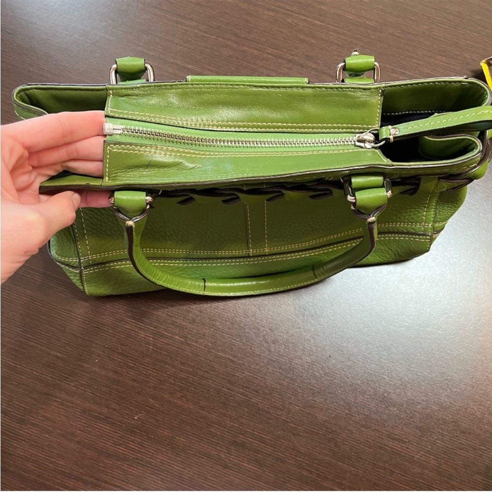 COACH Green Leather Shoulder Bag with Structured Design - Picture 8 of 11